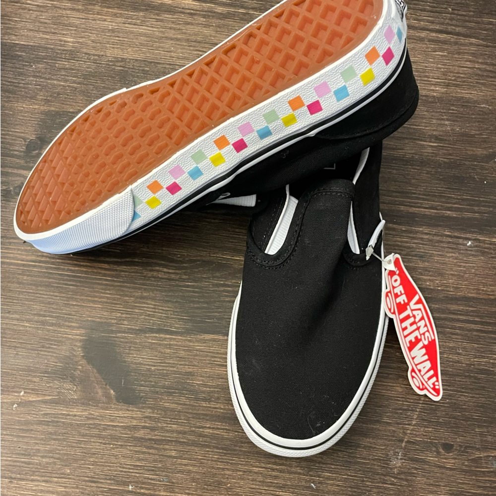 New Kids size 3 - Black “Vans Off The Wall” Slip On shoes
